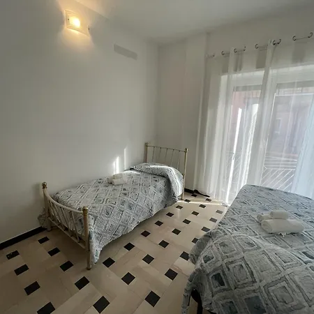 Airaldi8 - Trilocale Nel Budello Ampio E Soleggiato 50 M Dal Mare Апартаменты