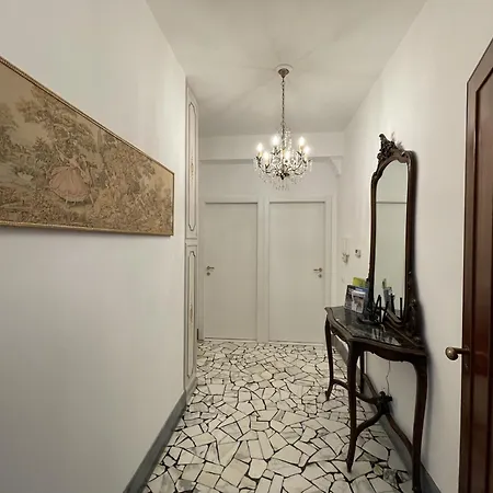 La Reggia 1 - Ampio In Pieno Budello Pedonale - 50 M Dal Mare