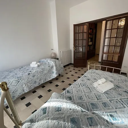 アパート Airaldi8 - Trilocale Nel Budello Ampio E Soleggiato 50 M Dal Mare アラッシオ